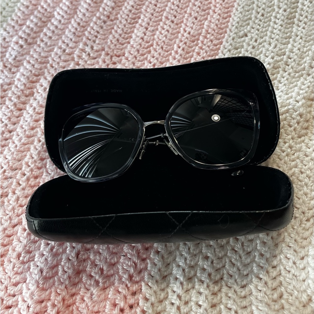 CHANEL Black Frame Blue Lens Oversized Sunglasses - Picture 10 of 10